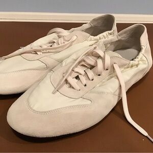 Women's Cream Sneakers SZ 8 1/2
